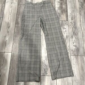 Nicole miller slacks. Great condition size 6